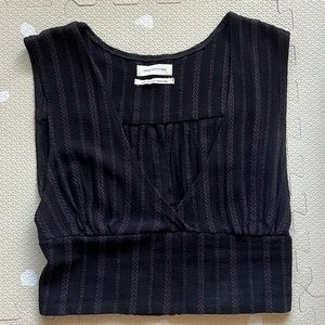 UO v neck crop top